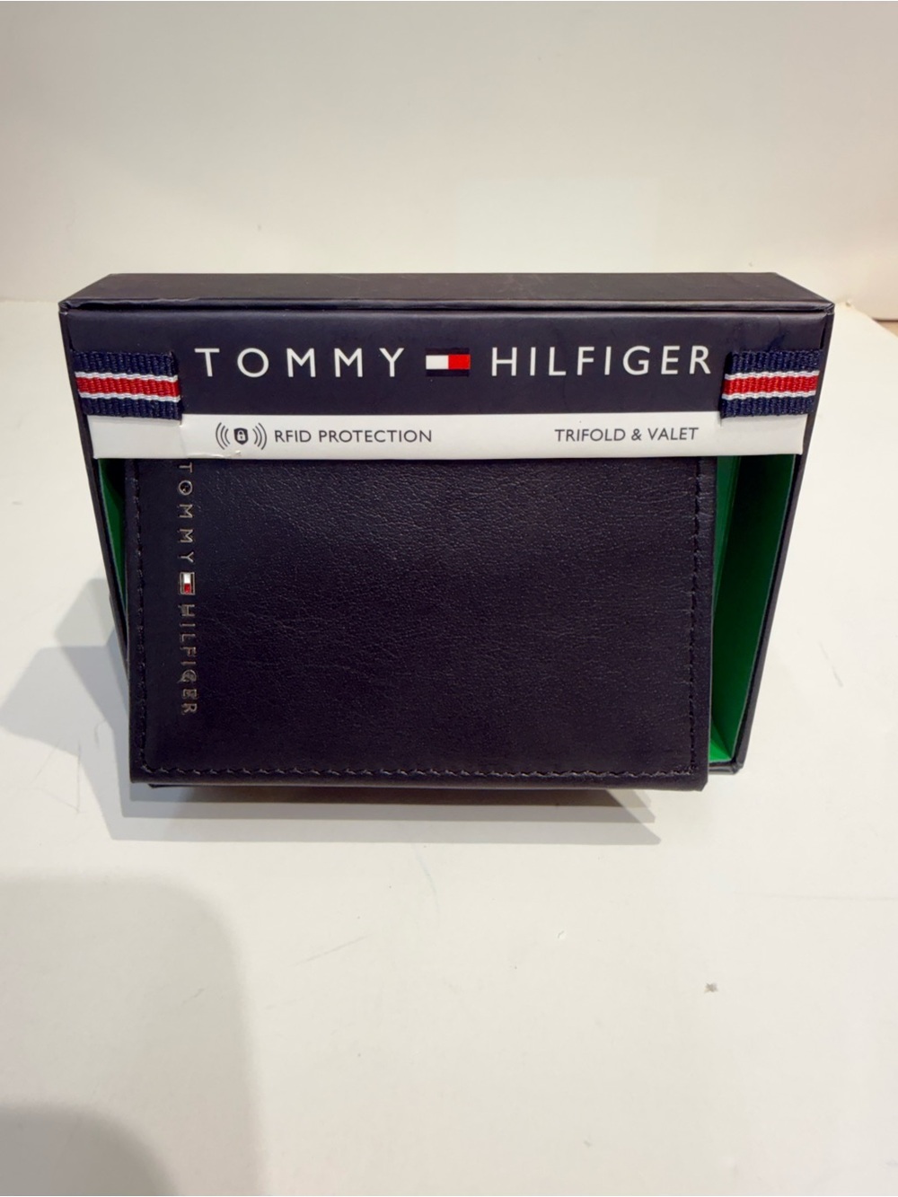 Tommy Hilfiger Black Men's Trifold Card & Key Holder Wallet